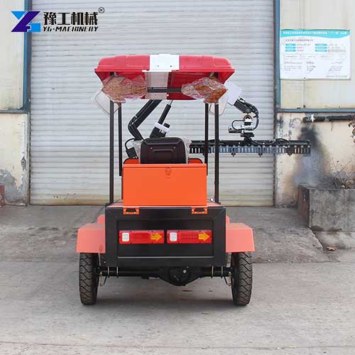 hedge trimming vehicle